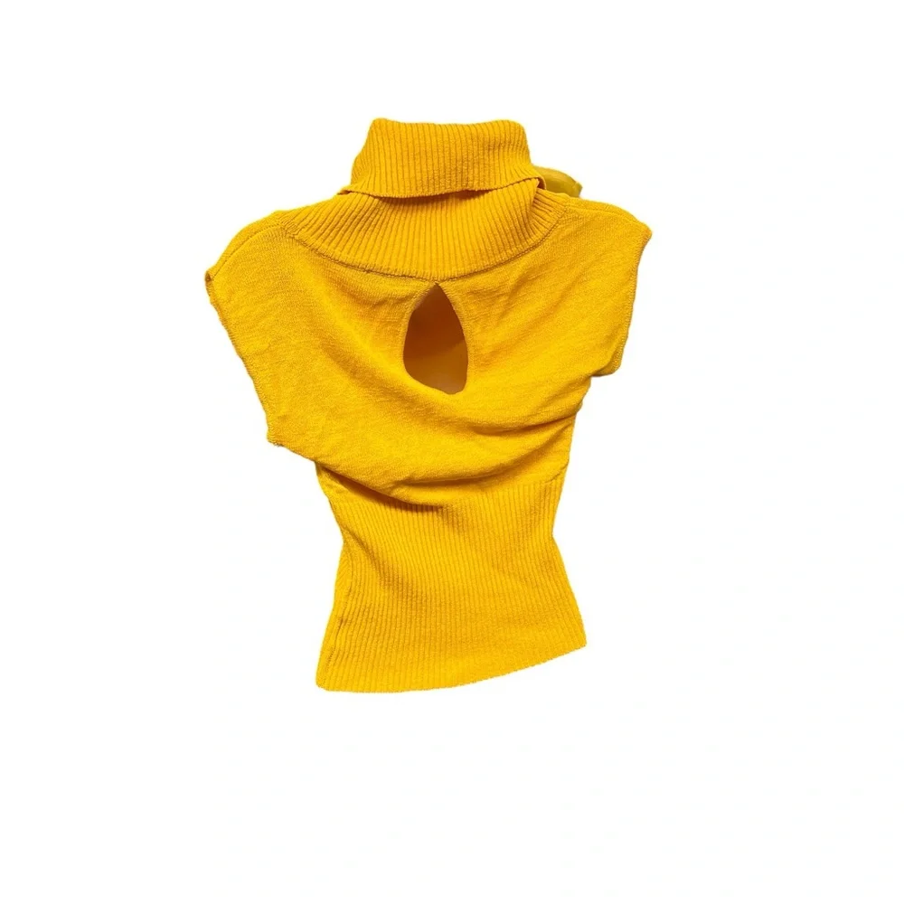 Bebe Ribbed Top - Picture 2 of 2